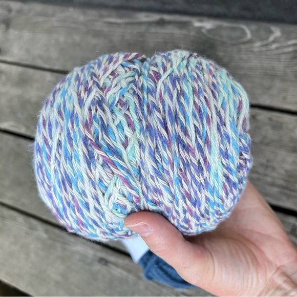 Lion Brand Wool-Ease Thick & Quick Yarn : 2 & 1 Other Unknown Yarn - Picture 2 of 12